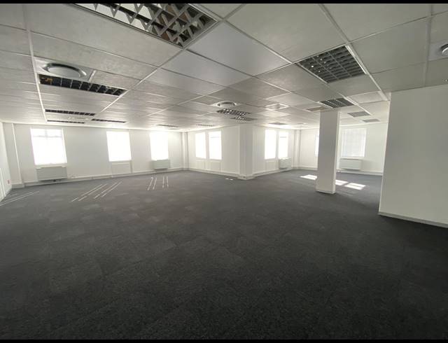 138M² OFFICE TO LET IN STEENBERG